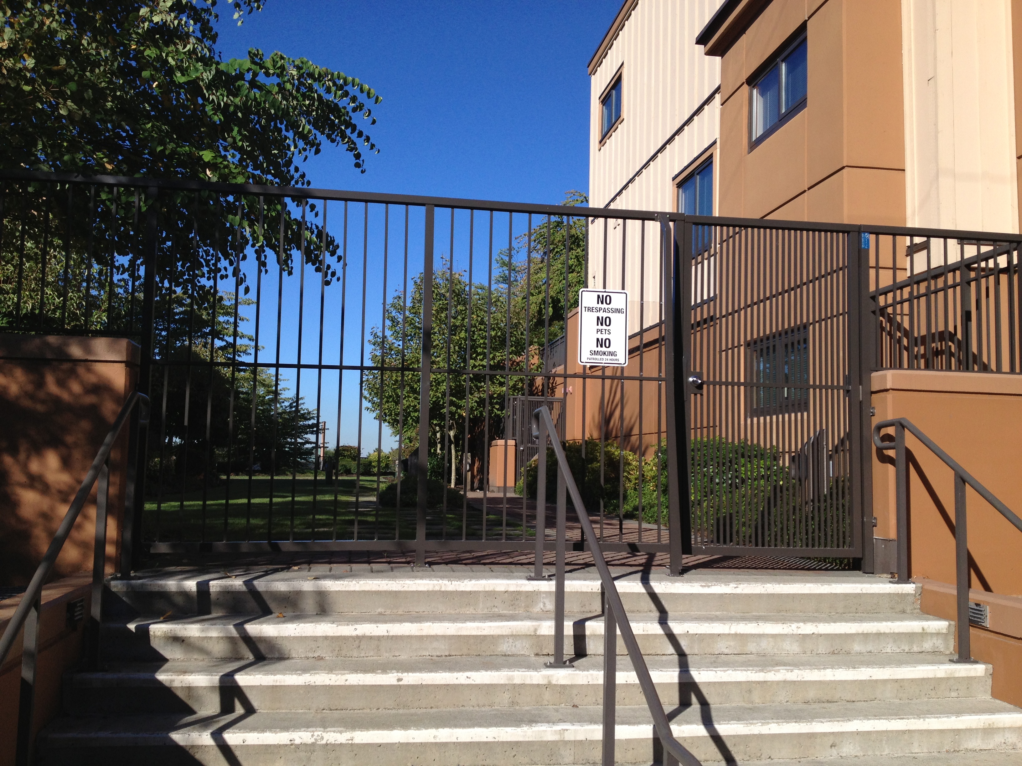 Aluminum Fence Vancouver, Aluminum Gate QS Fencing Ltd.