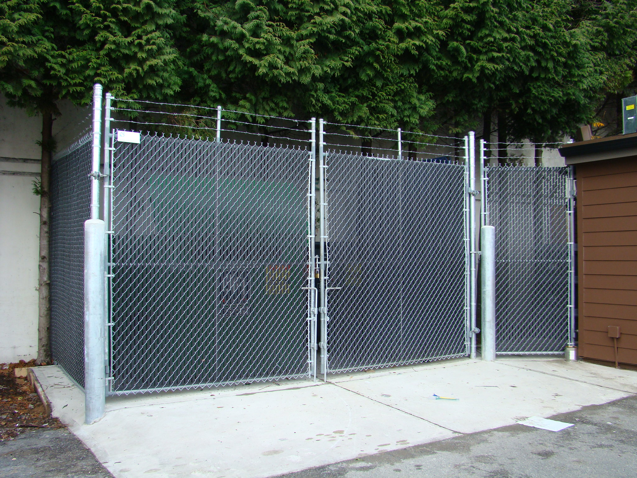 Chain link Fences The Good, The Bad, and the Ugly Truth QS Fencing Ltd.